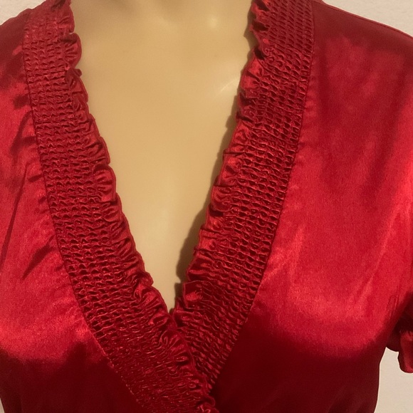 Willi Smith red ruffled blouse size small. - Picture 4 of 11
